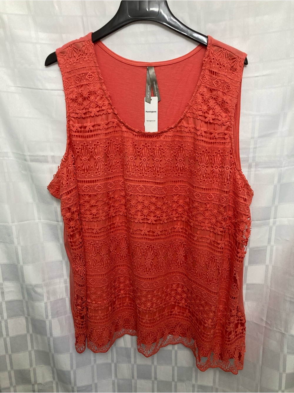 Tank top with lace.